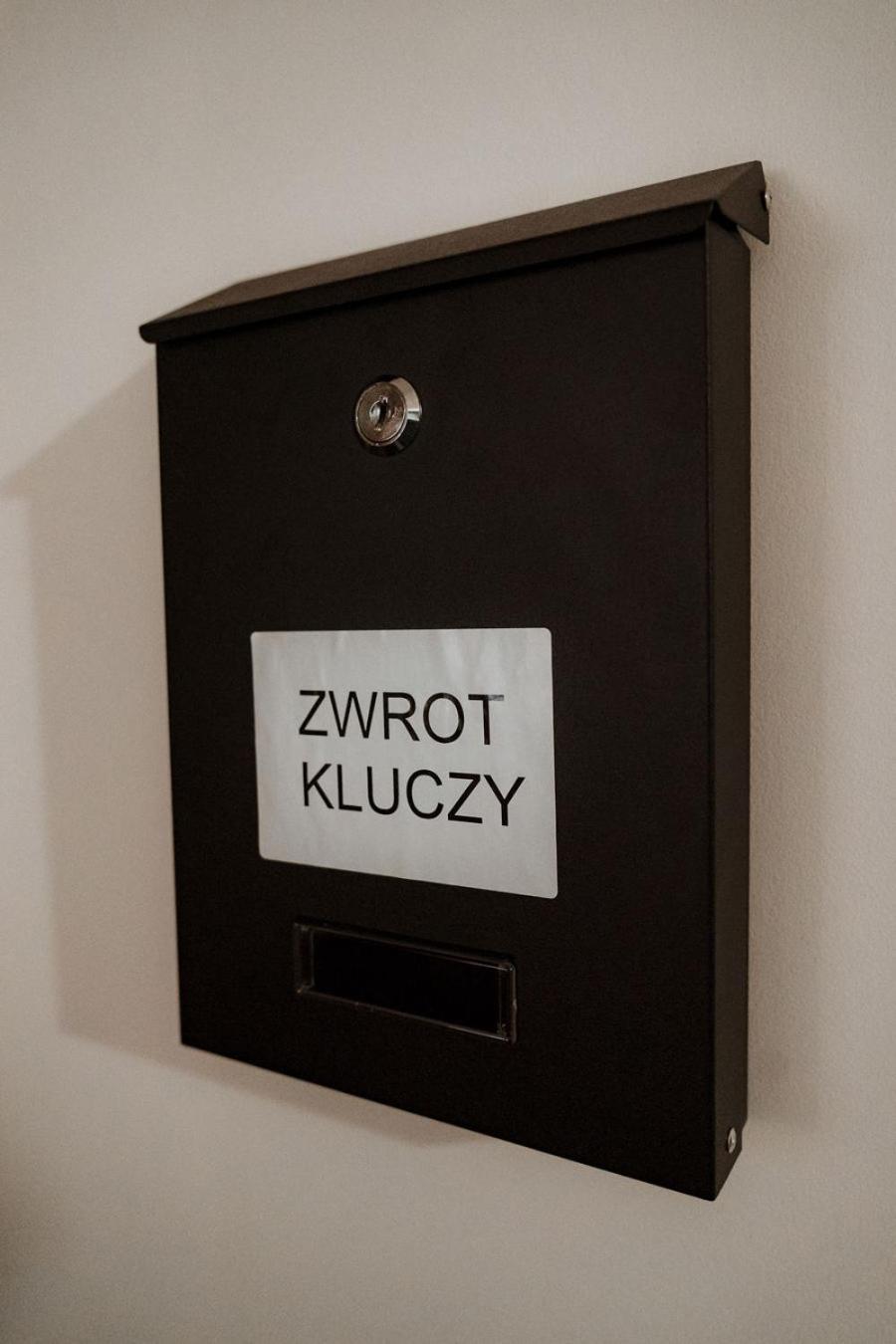 Noclegi Przy Stacji Nowy Dwór Mazowiecki Exteriör bild
